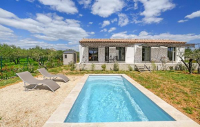 Cozy Home In Saint-Maximin